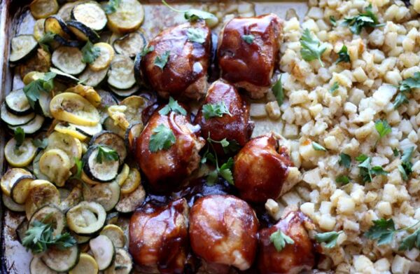 17 Easy Sheet Pan Dinners for Busy Nights (One Pan Chicken and Veggie Bake from Oven Struck) 