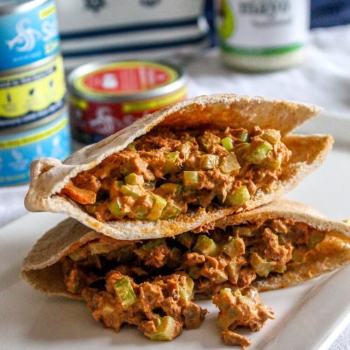An easy chili and lime tuna salad pita pocket, made with avocado mayonnaise! This make-ahead lunch idea is low-carb packs well.